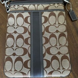 Coach Signature Hampton crossbody swingpack bag brown tan Jacquard leather Y2K